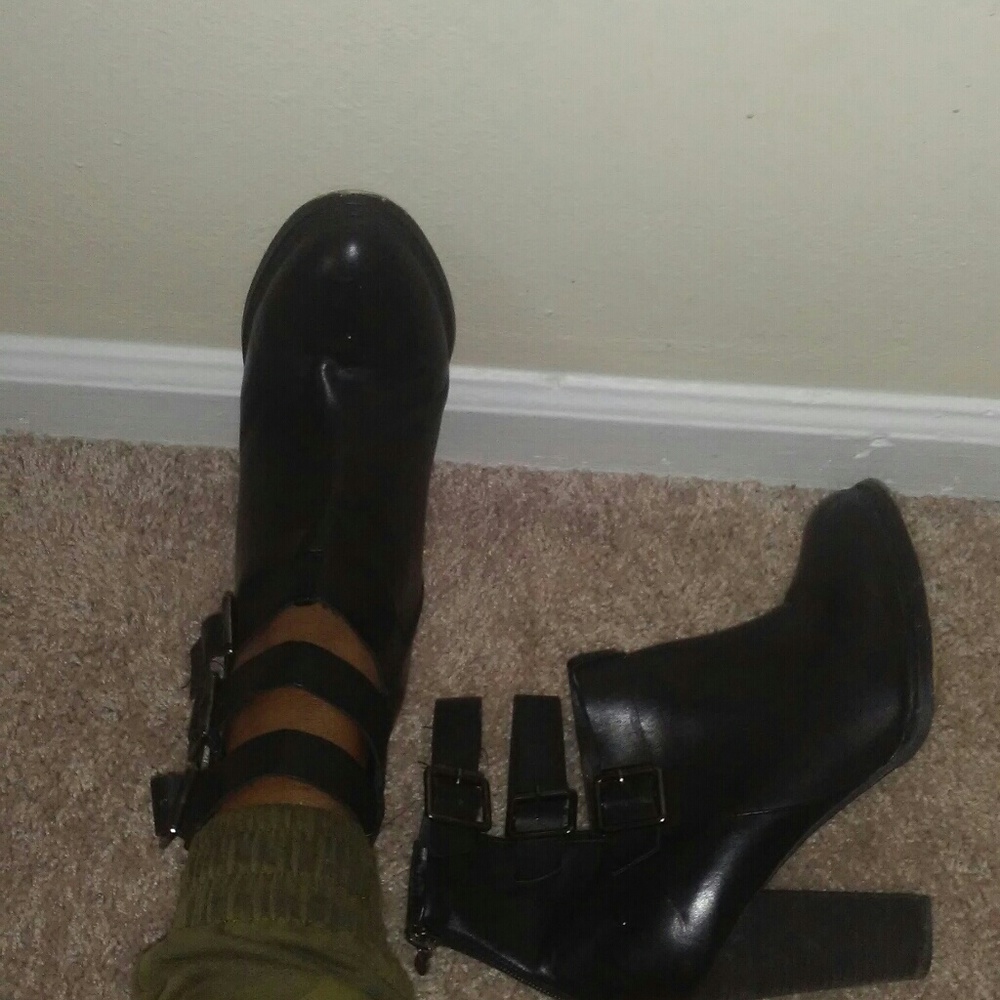 *TODAY ONLY!!* OBO Chinese Laundry Booties